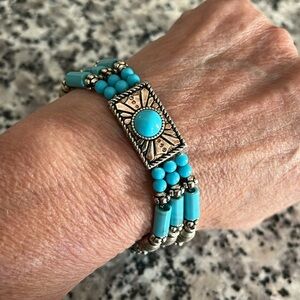 PREMIER DESIGNS SOUTHWESTERN FAUX TURQUOISE BEADED BRACELET BLUE SILVER
